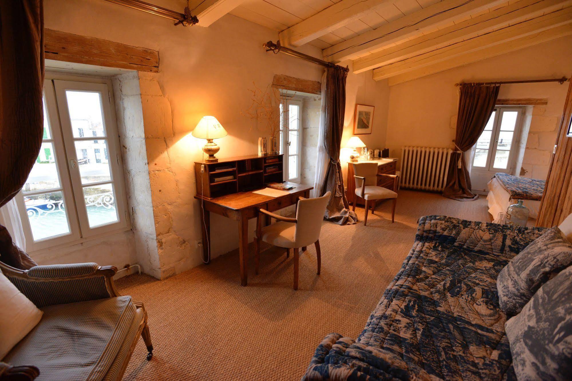 Le Corps De Garde Bed & Breakfast Saint-Martin-de-Ré Dış mekan fotoğraf